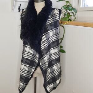 Steve Madden Fur Lined Plaid Poncho Vest, M/L